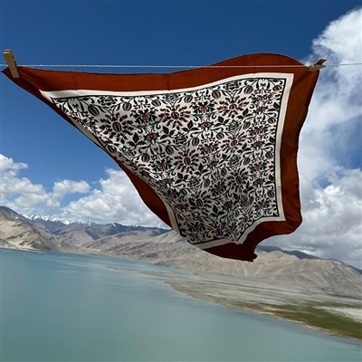 ट्विल सिल्क ब्राइडल स्कार्फ